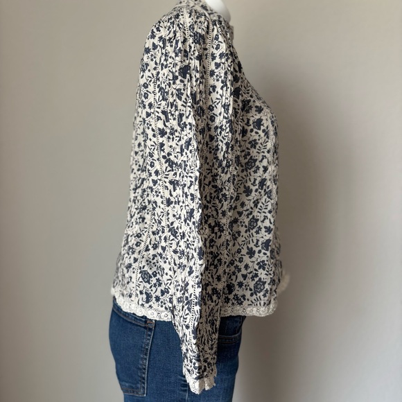 American Eagle AE77 Blue Cream Floral Lace Peasant Long Sleeve Blouse Top NWT - Picture 3 of 7